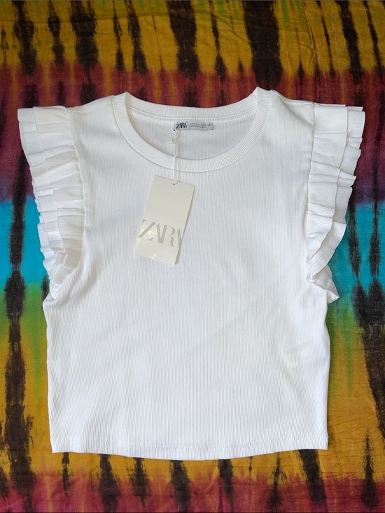 Zara Tops - NWT Zara White Ribbed Tank with Pleated Ruffle Sleeves.  Size Large.